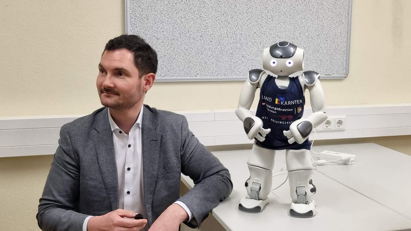 Elias_Gebaerde_LR_BD_L_01